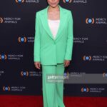Jessica Parker Kennedy Instagram - A very late thank you to @mercyforanimals for asking me to present an award on this incredibly special night! The honorees included @chefbabette @thekoreanvegan #JamesCromwell and Joshua. Let us continue to respect and protect animals and push to end their exploitation through violent and torturous factory farming. #YouAreWhatYouEat #Vegan Makeup by @makeupbymotoko Hair by @tildebymatilde Diamond by @vraiofficial