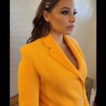 Jessica Parker Kennedy Instagram - Had the absolute loveliest time at The Green Pre Oscars Gala. Thank you to @GlobalGreen @DriveH2 and @Toyota for creating this fabulous night celebrating SUSTAINABILITY! Thank you also to Sonia Carrasco for this sustainable 🌅 suit and Vrai for your sustainable lab grown 💎! Oh and thank you to @MontysGoodBurger for the munch needed after party vegan yums 🌱🤤. Styling by @LisaCStyles Suit by @SoniaCarrascoOfficial Diamonds by @VraiOfficial Makeup by @Grace_Phillips Hair by @JosephChase