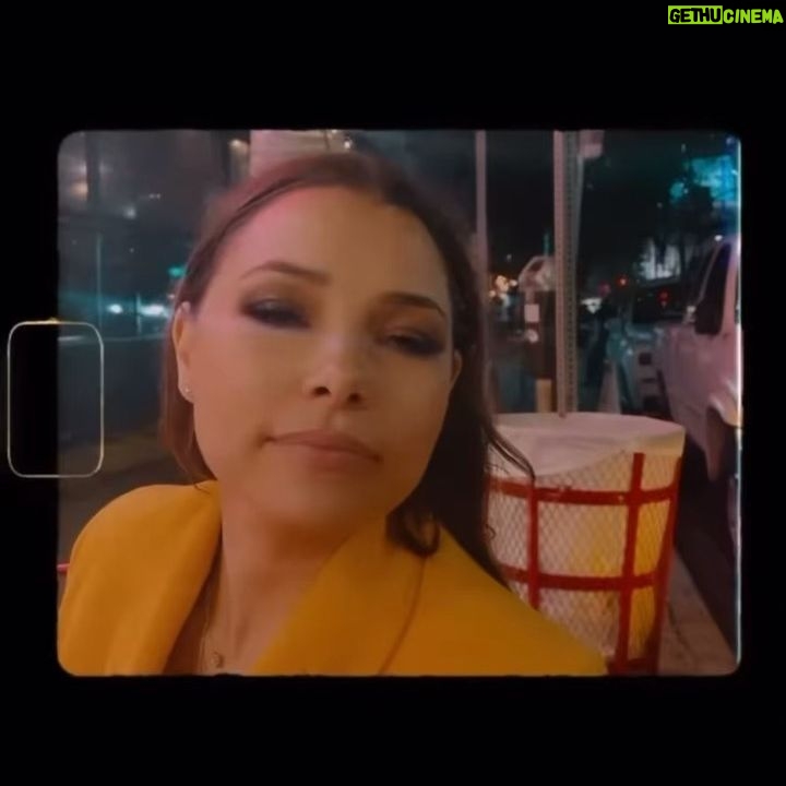 Jessica Parker Kennedy Instagram - Had the absolute loveliest time at The Green Pre Oscars Gala. Thank you to @GlobalGreen @DriveH2 and @Toyota for creating this fabulous night celebrating SUSTAINABILITY! Thank you also to Sonia Carrasco for this sustainable π
suit and Vrai for your sustainable lab grown π! Oh and thank you to @MontysGoodBurger for the munch needed after party vegan yums π±π€€. Styling by @LisaCStyles Suit by @SoniaCarrascoOfficial Diamonds by @VraiOfficial Makeup by @Grace_Phillips Hair by @JosephChase