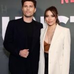 Jessica Parker Kennedy Instagram - Lovely lovely lovely evening celebrating @roblowe and @johnnylowe on their Father/Son @netflix show “Unstable”premiering March 30th. Thanks for letting me tag along @ronenrubinstein 🎬🍿 Makeup @makeupbymotoko Hair @tildebymatilde Necklace @vraiofficial