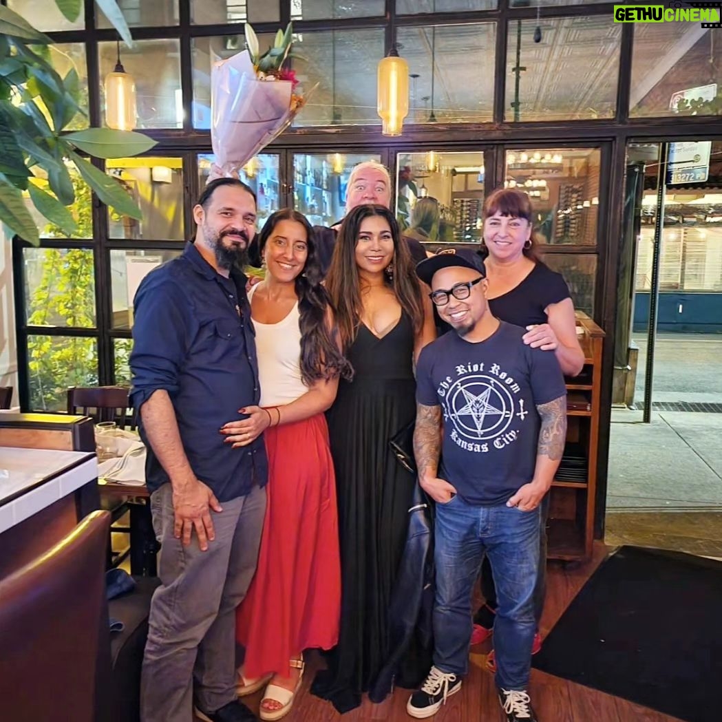 Jessica Pimentel Instagram - Today, two of my favorite people on earth were born. Help me celebrate the awesome birthday twins @nina_pisanomartinez and @dethviolin 🎉🥂🥳