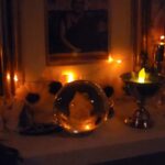 Jessica Pimentel Instagram – Isn’t it lovely? 🕯️⚡
By making light offerings, you are able to dispel the darkness of ignorance and achieve wisdom. By offering light, you are never in darkness while you are circling in samsara. There will always be light. And offering light just one time to Buddha creates the karma to have great wealth for many hundreds or thousands of lifetimes … [We also attain] a higher rebirth, in a pure land. We quickly achieve nirvana, and not only nirvana but also the great nirvana, enlightenment. These are the benefits of offering light.” -Lama Zopa
#tibetanbuddhism #altar #offerings #ofrenda #lights #sicluceatlux #bethelight