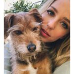 Jessica Rothe Instagram - Post shoot photo shoot with a special guest appearance 🐶 Face by @tobyfleischman ❤️ Hair by @davestanwell ❤️ Otis by Otis