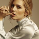 Jessica Rothe Instagram - One of my favorite shoots ❤️☺️ ❤️thank you to the absolute geniuses who made this look. Photo by @maruteppei wardrobe @sarahslutsky hair @seijinyc makeup #minminma
