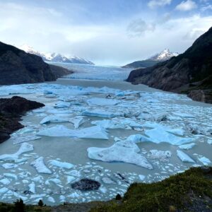 Jessica Rothe Instagram - 5 days of trekking, no cell phone service, and vistas photos just can’t do justice. Patagonia you have my heart. Thanks for starting 2020 off with a bang.