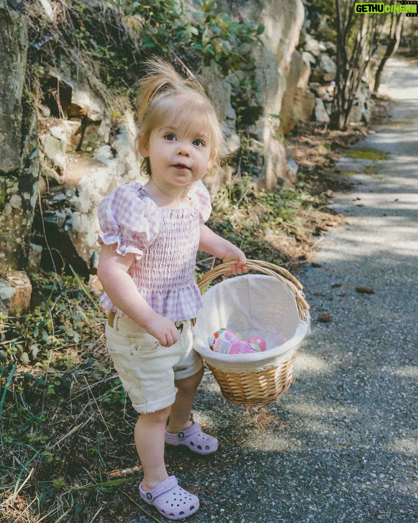 Jessica Sipos Instagram - Hoppity hop hop 🐰🐣