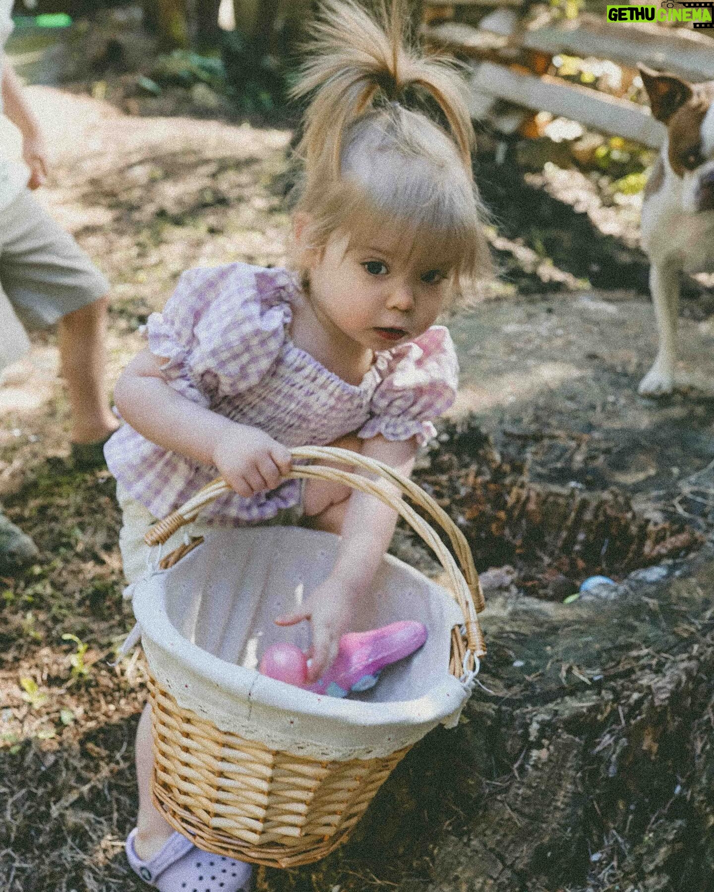 Jessica Sipos Instagram - Hoppity hop hop 🐰🐣