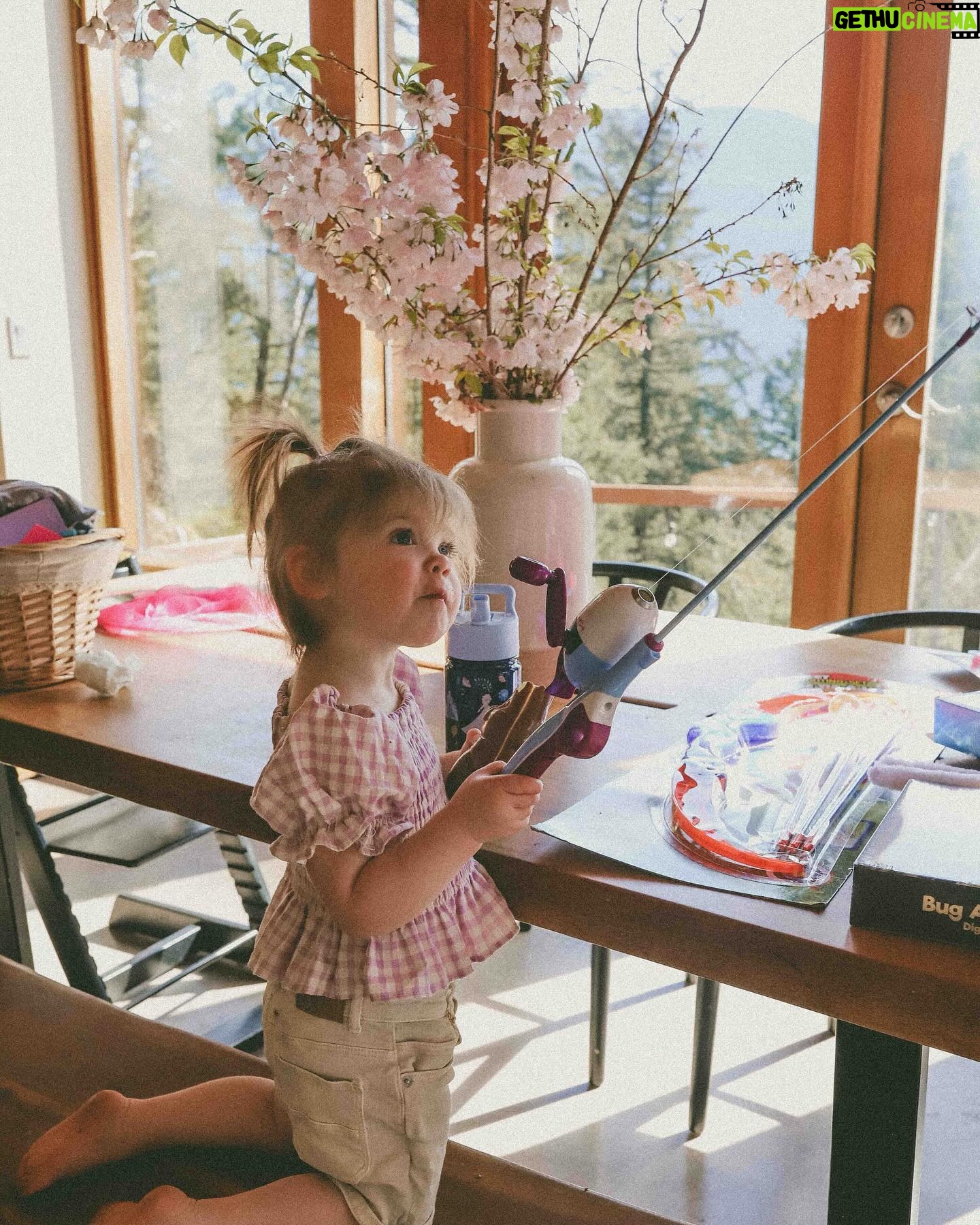 Jessica Sipos Instagram - Hoppity hop hop 🐰🐣
