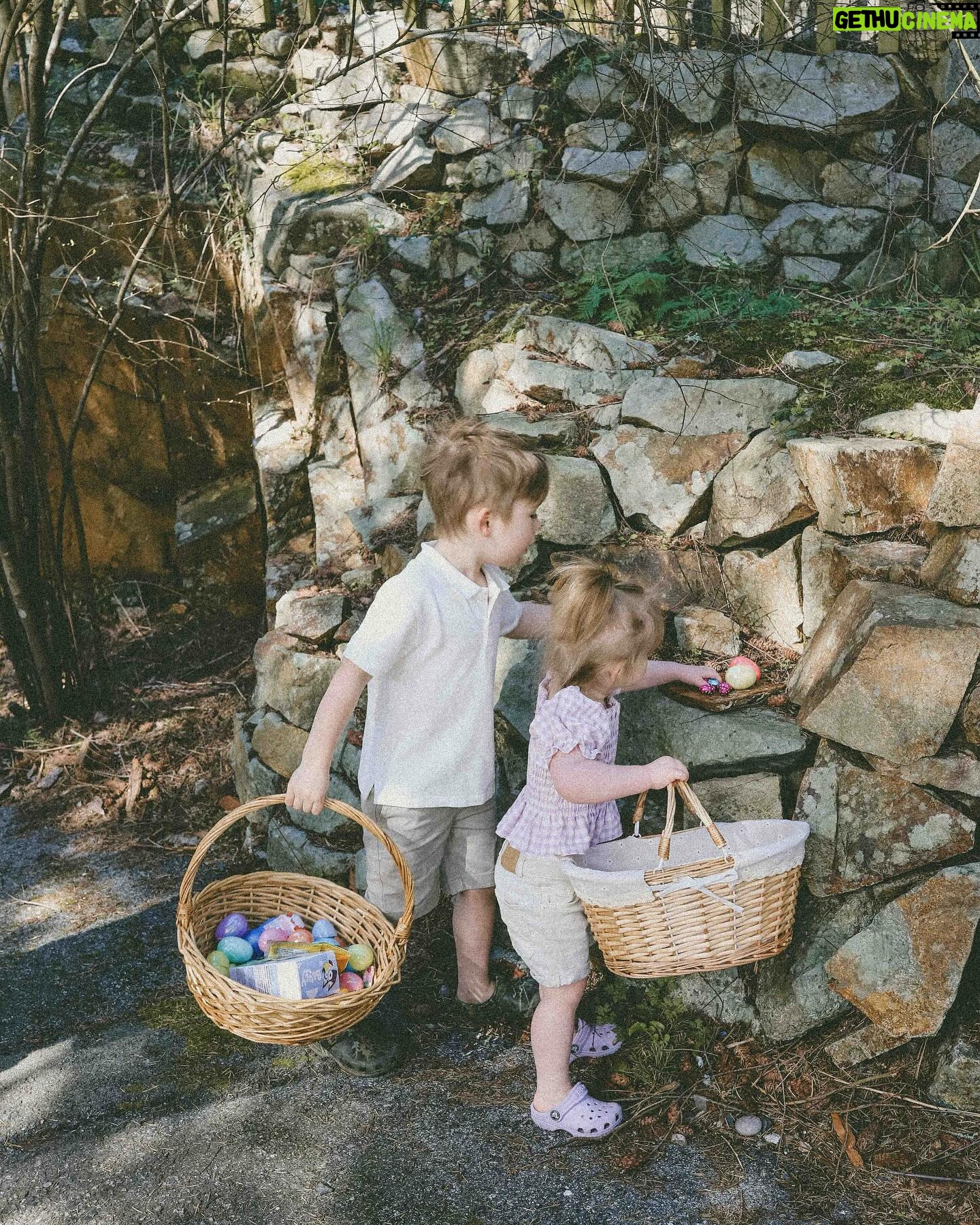 Jessica Sipos Instagram - Hoppity hop hop 🐰🐣
