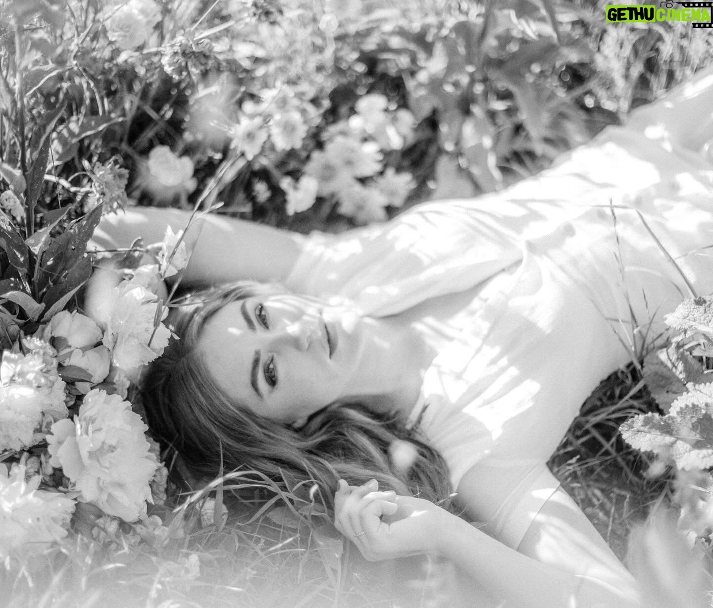 Jessica Sipos Instagram - @sarahenglandphotography