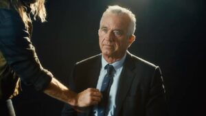 Jessica Sutta Instagram - WE LOVE YOU BOBBY! 🇺🇸⚔️❤️ Lean in and watch this short 30 min documentary & YOU WILL TOO! Smear campaigns and propaganda are REAL. Wake up! There’s a reason they are trying to censor him! There’s so much THEY don’t want YOU to know!! #kennedy24 #healthedivide Link in my stories and bio!