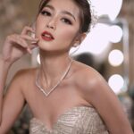 Jessica Veranda Tanumihardja Instagram - 17-12-2022 Night Look MUA @andychunmakeup Hair do by @ratnatiara_7 Hair color by: @nitaka.tokyo @tk4tk4tk4tk4 Dress: @evelyn.francisca