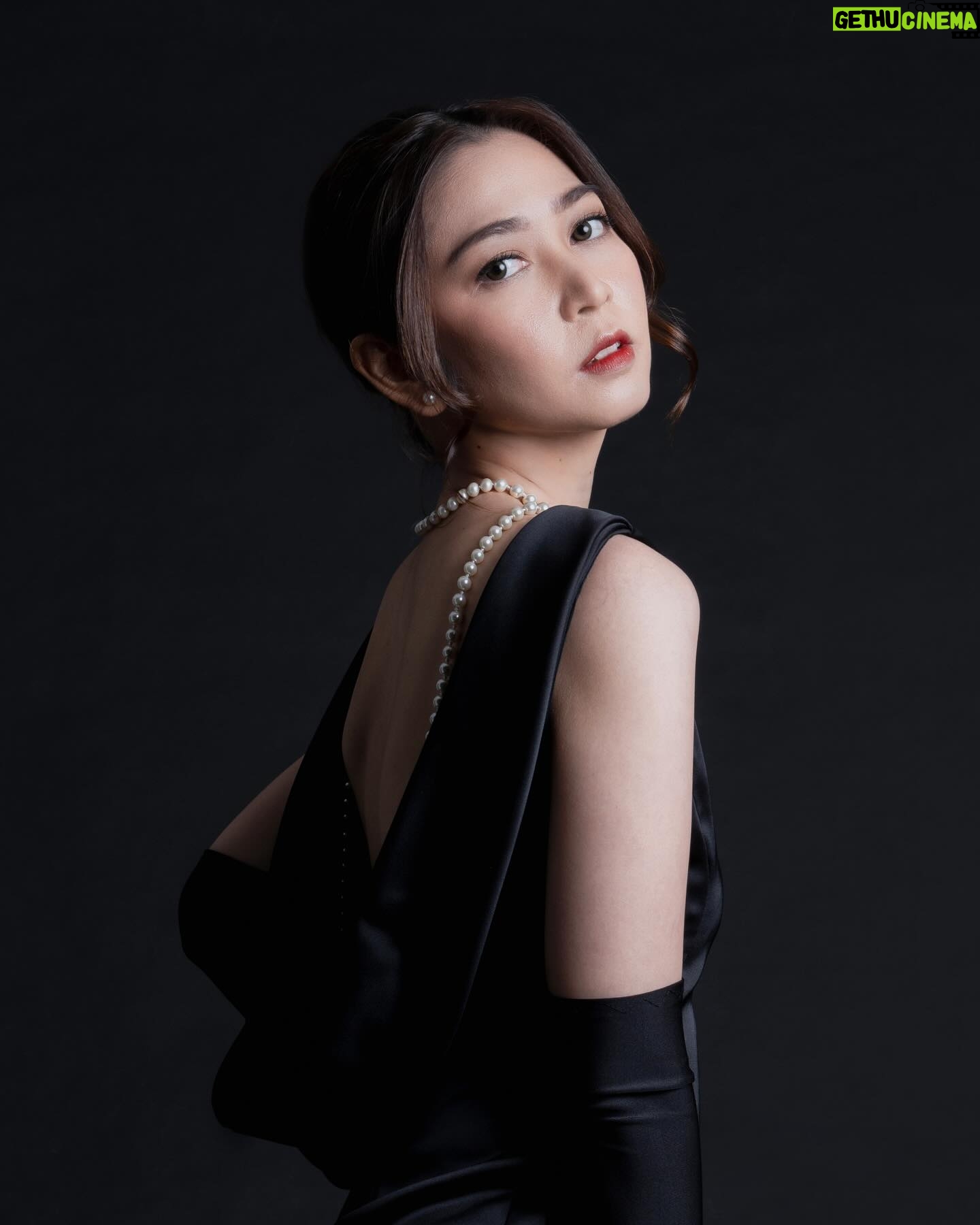 Jessica Veranda Tanumihardja Instagram - . Hainick ada karena @jcvrnd19 talent pertama aku yang percaya aku bisa jadi manager dan bisa membuat management. Thankyou ve! Banyak banget cerita yang udh kita buat 5th ini, kita bikin banyak cerita lagi ya.. . Photo by @bricolageworks Comcard photo by @samuelnicko.h Makeup & Hair Team: @deakarhitawinata @bytitaniafdlh Hair stylist: @ovindaditya Manage : @hainickreatif Creative Director : @nikita.rosalini . #talent #managementtalent #hainick2024 #jessicaveranda