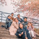 Jessica Veranda Tanumihardja Instagram – Ada yang bilang perjalanan itu bukan soal tujuannya tapi tentang perginya dengan siapa, selalu setuju dengan pepatah ini 🌸🌸😊 Mau menjelajahi Jepang ber ribu kali pun akan selalu terasa menyenangkan  dengan teman2 seperti mereka ini 🤗🤗🤗 Kalau opentrip itu bikin kita sadar, it’s amazing how people go for being strangers to being friends 🤗🤗 #japanhemat #japantrip #turjepang #tripjepang #kawazu