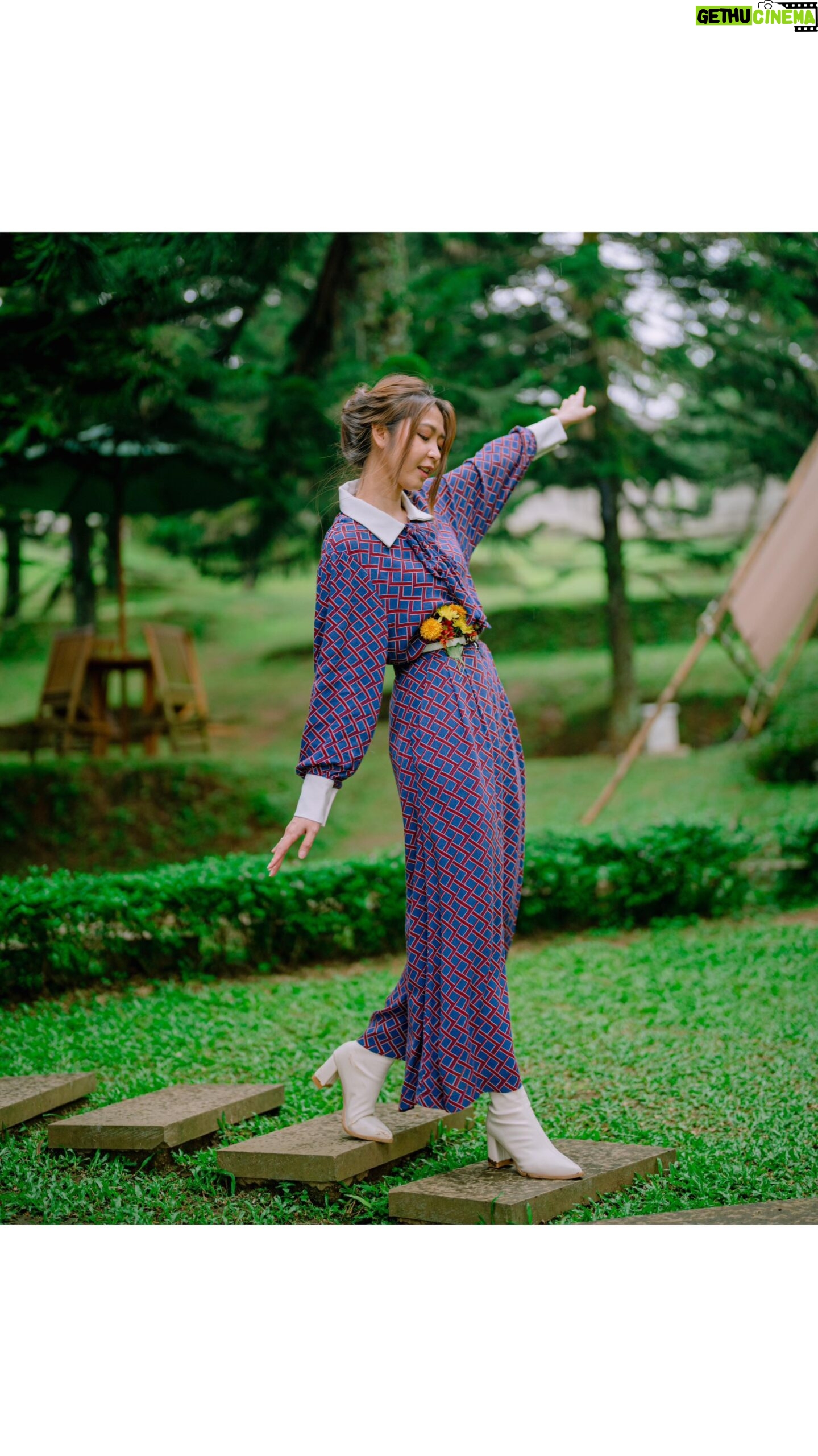 Jessica Veranda Tanumihardja Instagram - 🎉*MoTea Japanese Slimming Tea*🎉 Say BYE-BYE untuk lemak berlebih yang bikin body gemoy 👋 Diformulasikan dengan powerful superplant ingredients 🌱 *Mortea* merupakan produk tradisional berbahan alami dan berkualitas untuk mengatasi lemak subkutan dan lemak visceral dalam tubuh, sekaligus menekan nafsu makan. Bahannya terdiri atas : ✨Camelia Sinensis Folium (Teh Hijau Jepang) ✨Chrysanthemum Morifolium Flos (bunga krisan) ✨Mentha Piperata Folium ( Daun Mint) ✨Tamarindus Indica Folium (Asam Jawa) *Teatok Moon* dapat mengatasi obesitas sekaligus meningkatkan imunitas tubuh. Sehingga didapatkan tubuh yang sehat dan ideal. Bahannya terdiri atas : ✨Guazuma Ulmifolia Folium (Daun Jati Belanda) ✨Hibiscus Sabdariffa Flos (Bunga Rosella) ✨Lavandulae Angustifolia Flos (Bunga Lavender) Yuk, temukan solusi mudah untuk mendapatkan indah dan ideal impian kamu💚 MoTea Japanese Slimming Tea, wujudkan badan indah impianmu🫶🏻 #moteajapanesseslimmingtea #mortea #teatokmoon #moteaofficial