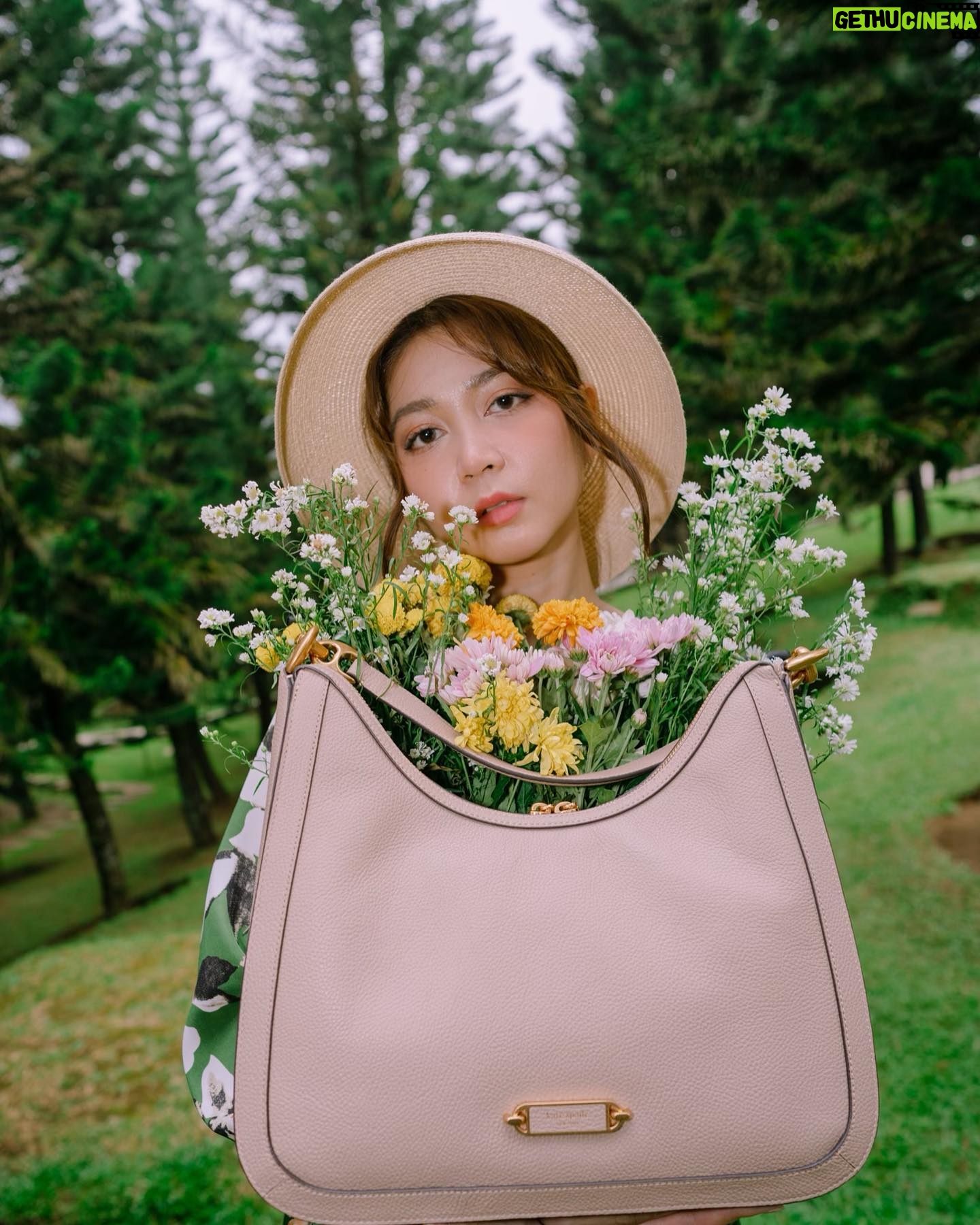 Jessica Veranda Tanumihardja Instagram - It all started with stepping out of my comfort bubble☘️🤍 . @katespadeny @kanmogroup.fashion #kadespadeny
