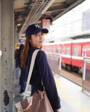 Jessica Veranda Tanumihardja Instagram - Pagi di peron kereta~
.
(Berbunyi gak captionnya?)