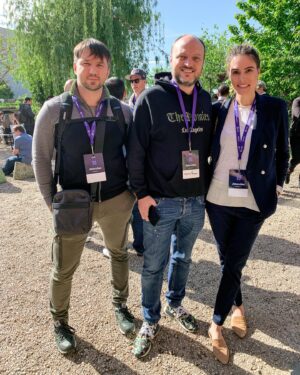 Jessica Versteeg Instagram - Loved listening to Joseph Lubin as he brought us to year 2047. Fascinating keynote 👏🏽
#nycblockchainweek was filled with so many amazing people with brilliant ideas! I really can’t wait to see this evolve over the next 5-10 years! I also look forward to my after conference dinner dates with the man that has encouraged each to keep fighting the good fight and to keep growing in many ways!