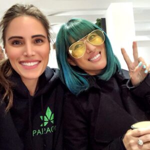 Jessica Versteeg Instagram - One thing I love about conventions and Hackathon’s is all of the cool people I get to meet! Thank you to everyone that came by #Paragon for the Pre after party! 🏆 #cannabis #blockchain
