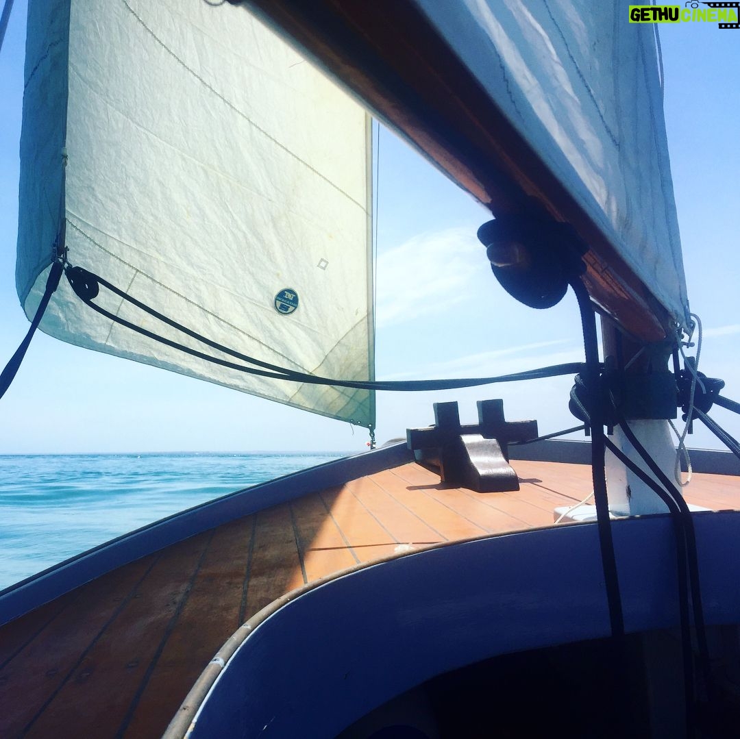 Jessica Watson Instagram - A totally relaxing afternoon on the water going nowhere fast. Love an engine cover that doubles as a cheese board 👌