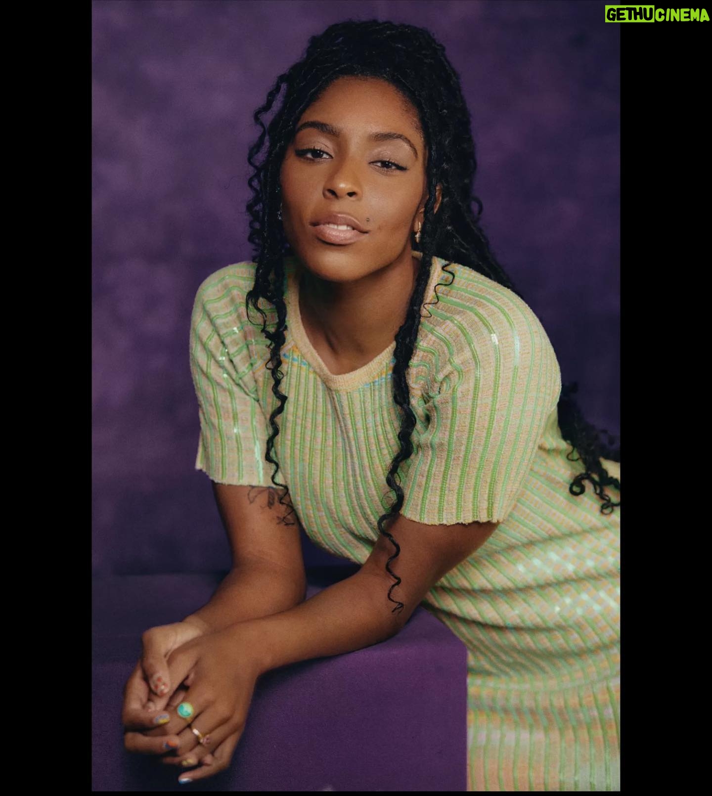 Jessica Williams Instagram - 📸// @alexgharper for The Envelope Comedy Roundtable! Link in bio!!! (@latimes_entertainment ) Makeup// @cherishbrookehill Hair// @marciahamilton Nails// @eriishizu Stylist// @sarahslutsky Dress// @christopherjohnrogers 💕💕 Best moodring on Earth @mondomondo