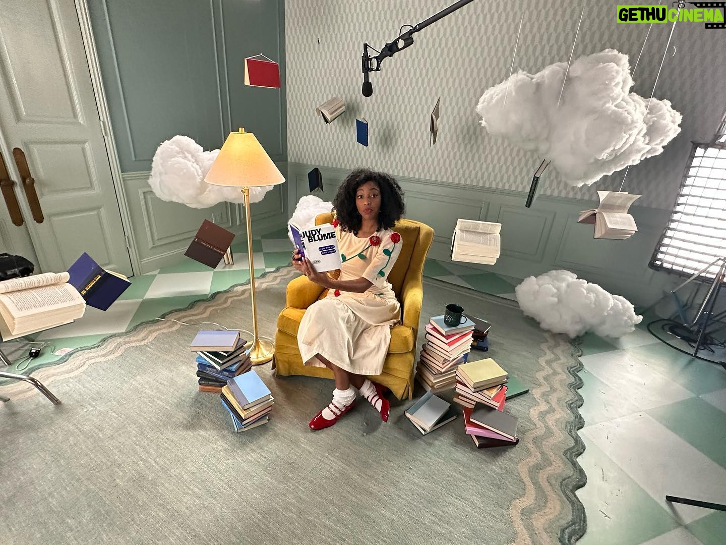 Jessica Williams Instagram - HONORED to get to read “Are You There God? It’s Me Margaret.” By THE Judy Blume for the @aclu_nationwide banned book series! Thank you for having me! #ireadbannedbooks Makeup// @radmakeup Dress// @samanthapleet Shoes// @carelparis (Thank you!!)