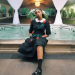 Jessica Williams Instagram - SHRINKING press day in LA for @appletvplus !!!! In this @samanthapleet dress and gloves that just… 😩😩🥹!! 🥀🌹🥀 Dress & gloves// @samanthapleet Shoes// @reformation Socks// @wolford Stylist// @sarahslutsky Makeup// @cherishbrookehill Hair Styling// @marciahamilton