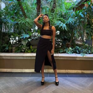 Jessica Williams Instagram - Heyyy Press Day in LA for the new show SHRINKING coming to @appletvplus in JAN!!! Thank you to my team and Apple for having me! 

Bomb Top & Skirt: @tanyataylor 
Shoes: @reformation 
Stylist: @sarahslutsky 
Makeup: @cherishbrookehill 
Hair: @marciahamilton