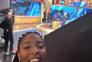 Jessica Williams Instagram - Once a correspondent always a correspondent! J Willy reporting for duty baby! Felt so good to be back. Missed my cozy kind and funny @thedailyshow fam. Thank you for having me I love you guys and I LOVE JON STEWART!

Thank you SO MUCH @thombrowneny 
Stylist// @sarahslutsky 
Makeup// @rebeccarestrepo 
Hair// @hairbyromorgan