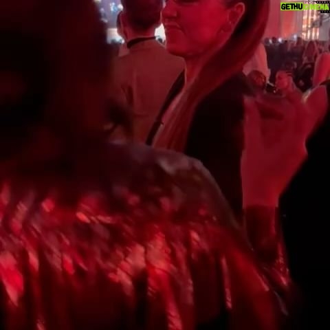 Jessie Ware - 17.4K Likes - Brit dump