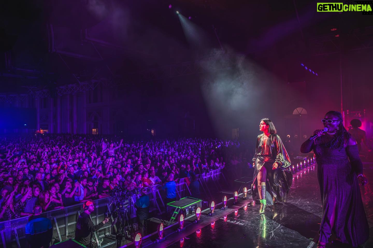 Jessie Ware - 16.5K Likes - 20,000 of you came to dance at the Pearl this weekend. An absolute career highlight, thank you so much for being there to celebrate with us.
Biggest love to my Pearlettes, my crew, my team and of course every one of you who has come to the That! Feels Good! Tour, you made this all happen every single night x
