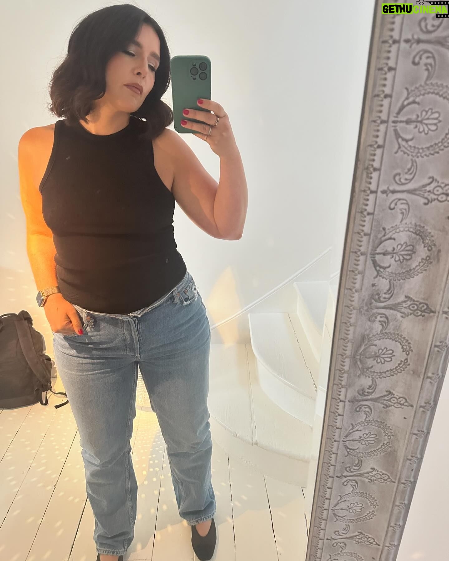 Jessie Ware - 15.3K Likes - Hiya