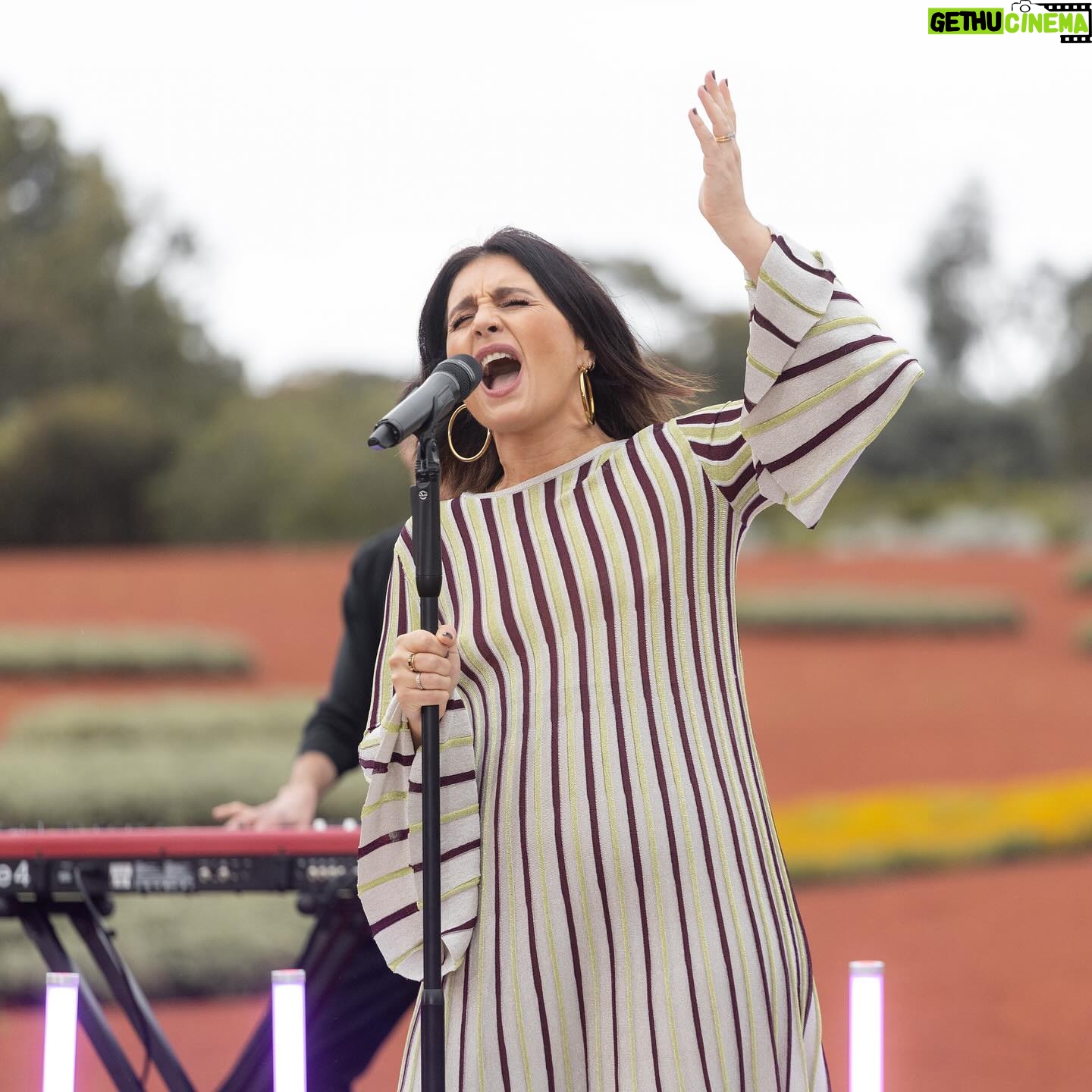Jessie Ware Instagram - Performed in the beautiful Royal Botanical Gardens in Cranbourne, Melbourne thanks to @sunriseon7 - go and give it a watch! X