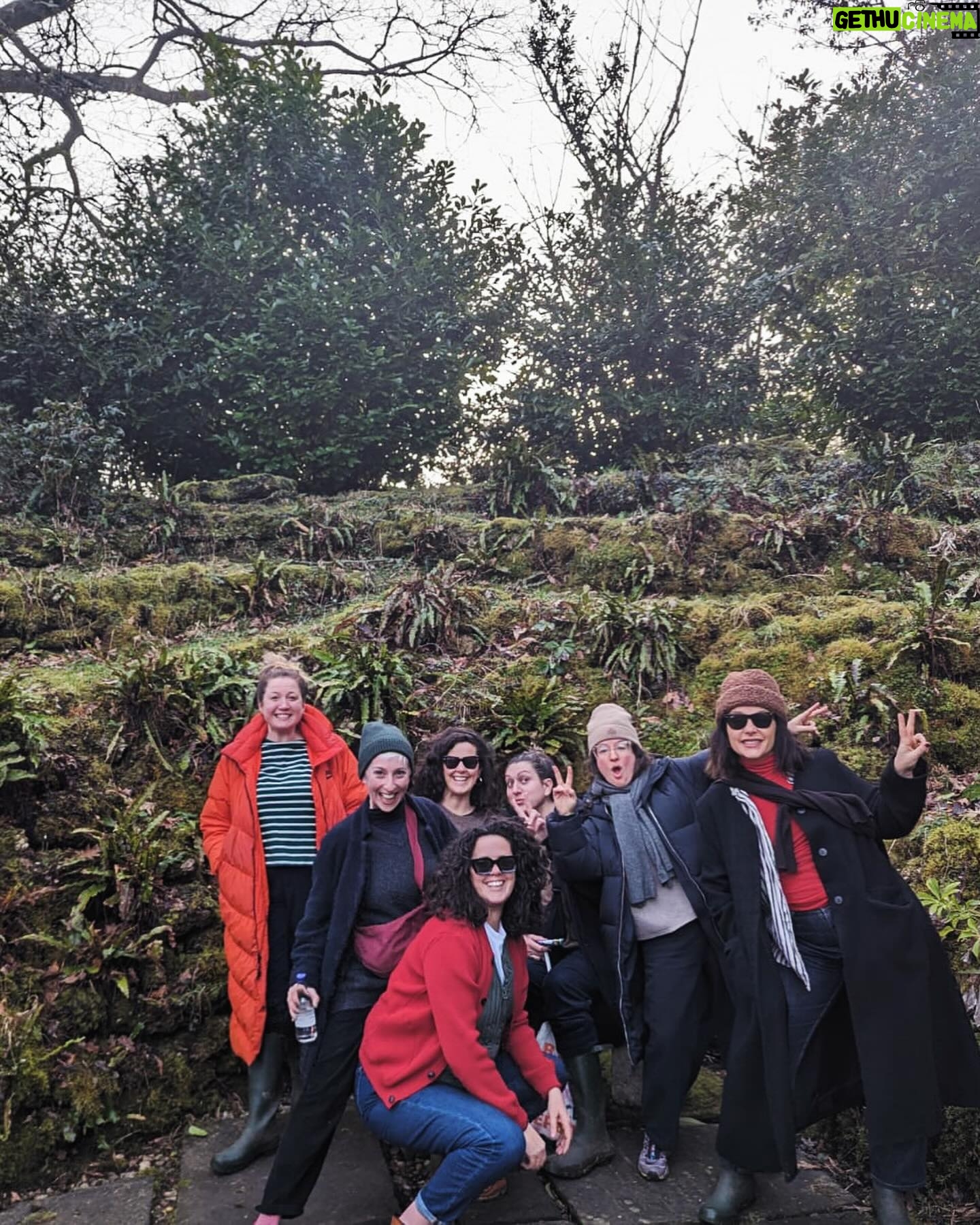Jessie Ware Instagram - Ladies of the Manor! Haven’t laughed this hard in years. A weekend with old friends, just the best x