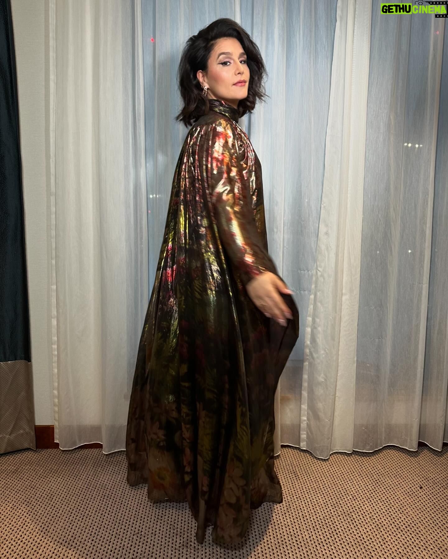 Jessie Ware - 17.4K Likes - Brit dump