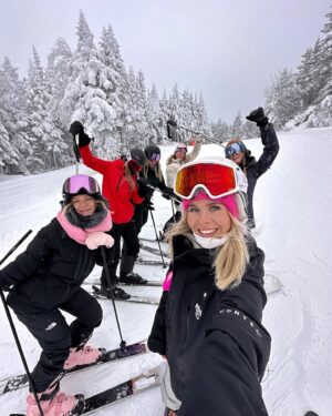 Jessika Dénommée Instagram - Friends, Ski and of course a Lil wine tasting 🍷😍