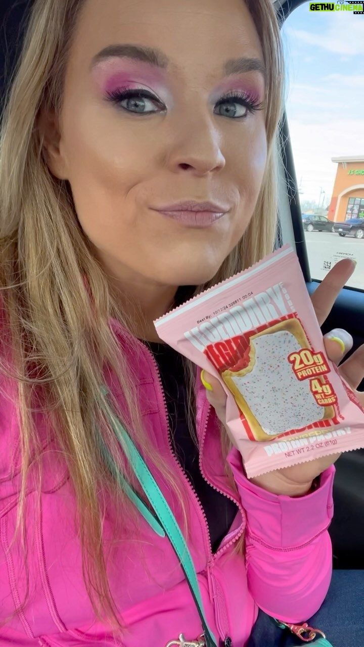 Jessika Evelyn Heiser Instagram - Tried a protein pastry today from @legendaryfoods that I’ve wanting to try for the longest and thought I would document the first tastes! When on the road I’m all about higher protein options that taste good and are available a good amount of places! This strawberry flavor was amazing, looking forward to trying different options! Now into #wwefresno