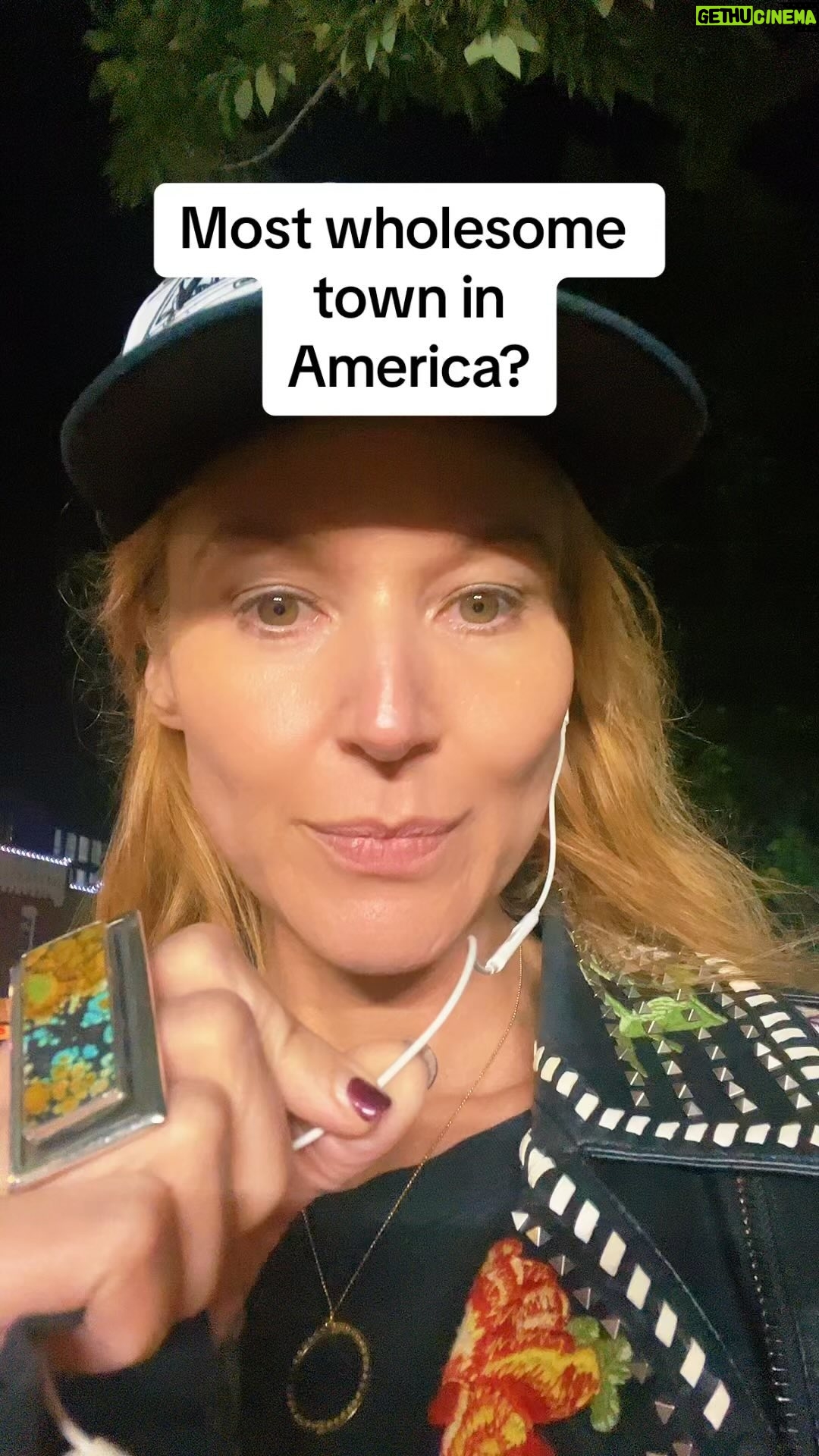 Jewel Instagram - Ya’ll need to come visit this town!! The mountain biking trails and art and the people are amazing! 🤩 Getting so excited for my museum debut on the 3rd at @crystalbridgesmuseum @visitbentonville Massive pinch me moment!!