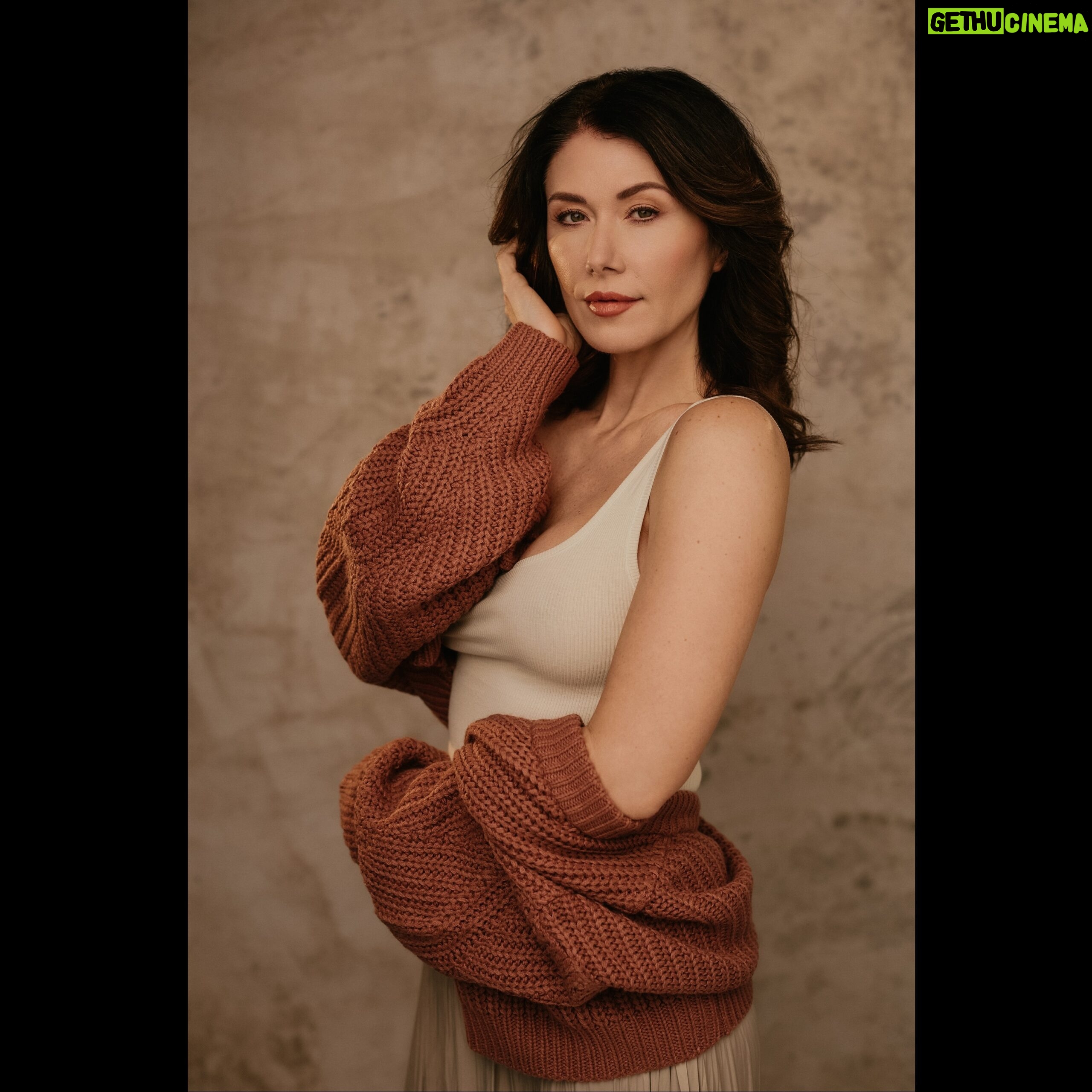 Jewel Staite - 7.4K Likes - 🤎
📸 @karolinaturekphotography
hmu: @swankmakeup