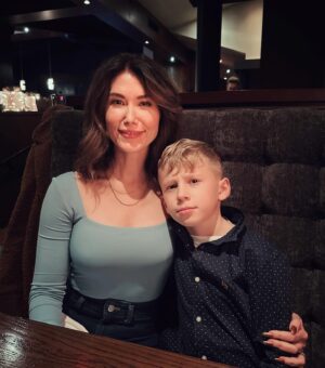 Jewel Staite Instagram - 🎄🐶🐱💜
