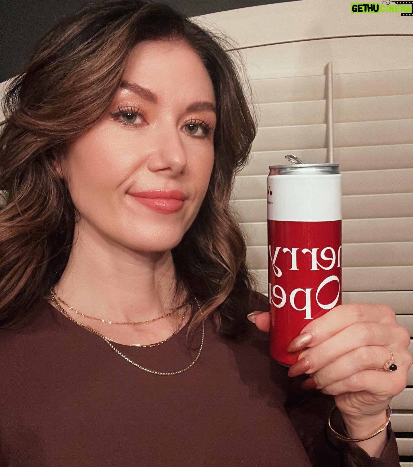 Jewel Staite - 5.3K Likes - 🎄🐶🐱💜