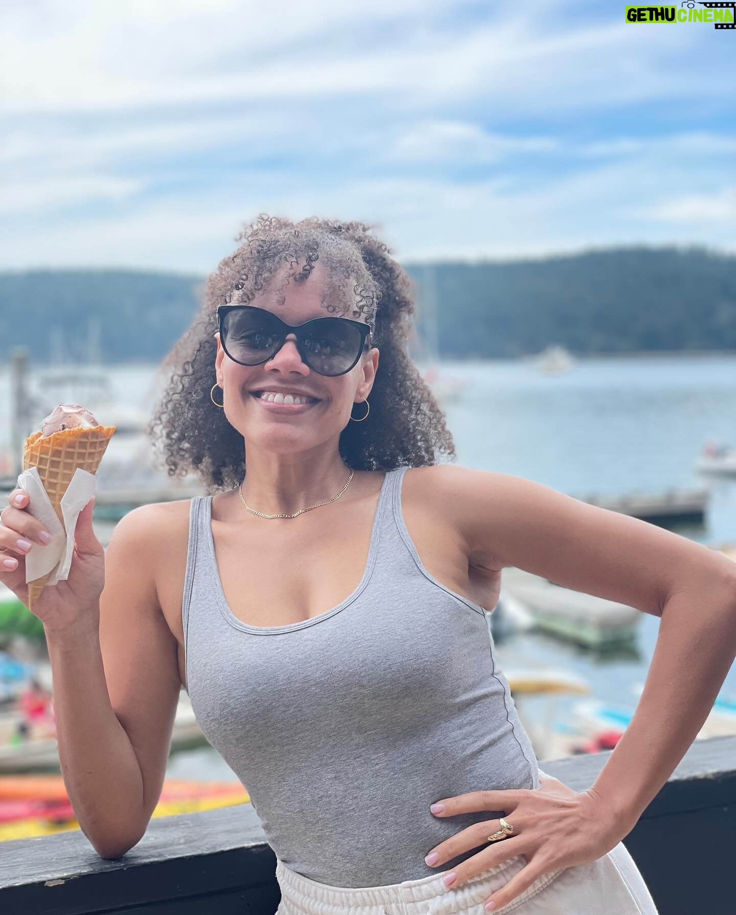 Jewel Staite - 5.3K Likes - Happy 40th to the little sis I always wanted! @nellysrose
You know when you meet someone and it immediately feels like you’ve known them your whole life? She’s everybody’s confidant, cheerleader, advocate, and the classiest example of how to stand your ground. I’ve learned so much from you, Genelle. Here’s to your 40s being epic and full of more adventure and success and being surrounded in all the love you deserve. You ain’t ever getting rid of me! 🤪😻 I love you, kitty cat.