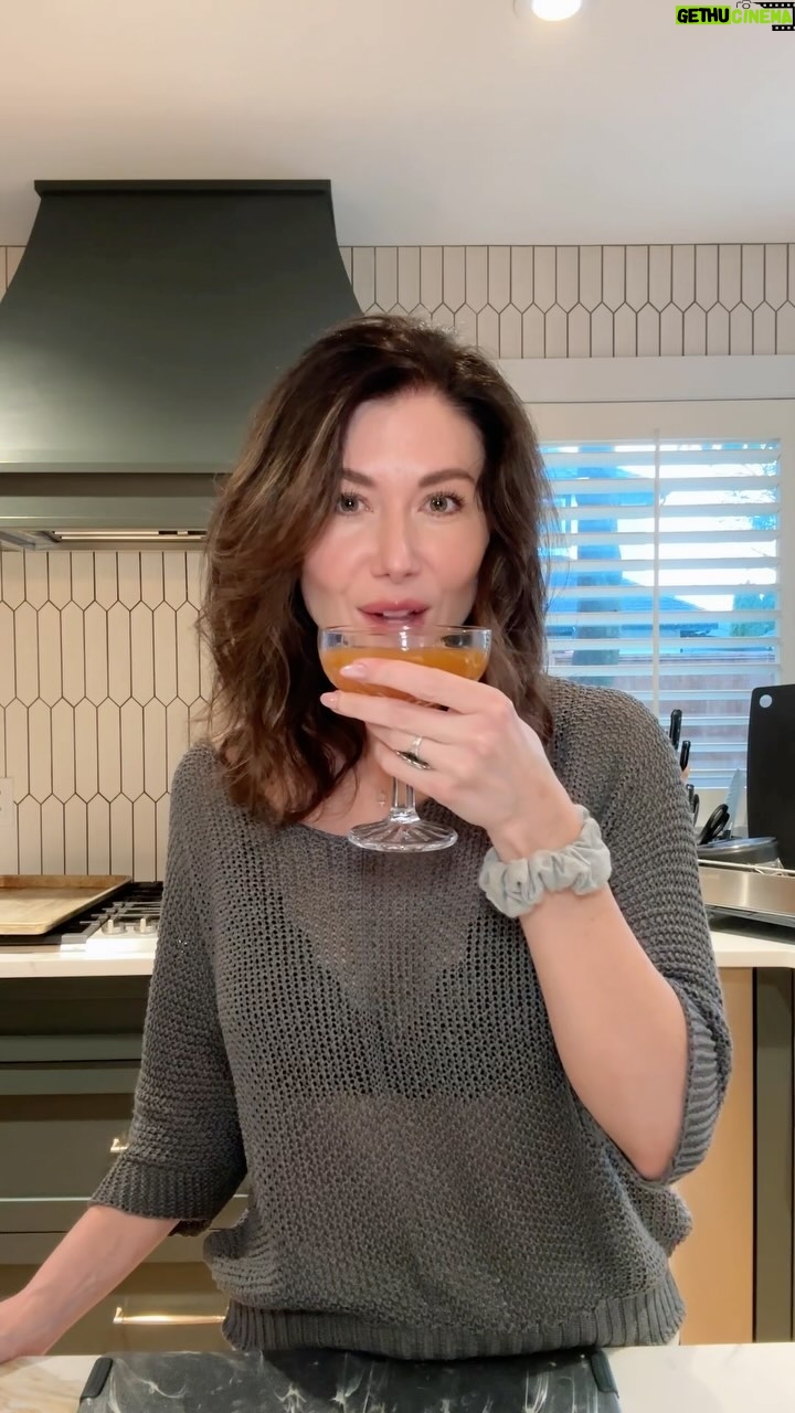 Jewel Staite - 11.2K Likes - It’s tea time. G and tea time 😉
#amateurkitchen
@tearunners
For those who are dying to know, I used our blue lady grey for this 💙