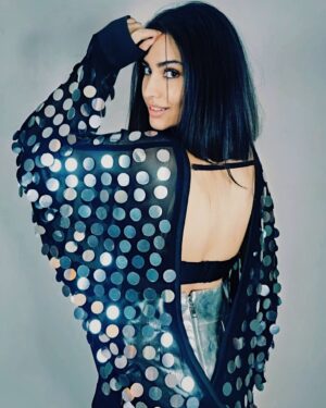 Jhataleka Malhotra Instagram - 💥💥💥

@karnmalhotraofficial