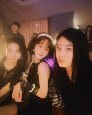 Ji Hye-won Instagram - 🖤 @netflixkr  #hierarchy