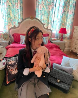Ji Hye-won Instagram - 주신고의 이모저모..🖤🖤
