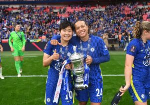 Ji So-yun Instagram - What a beautiful way to say goodbye 💙 
Thank you for the most incredible, unforgettable 8 and a half years. No words can describe how much i will be missing all the staff and teammates and of course the fans.
This truly is the perfect way to end my chelsea career 💙 
Love you all 
UP THE CHELS! 💙💙