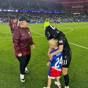 Ji So-yun Instagram - Emma💙it was an honour and blessing to play for you💙 You were a great part of my growth as a player and a person at Chelsea. I wish you all the best with your next chapter in the US!  Thanks to Stuart, Denise, Bart , Ferdia  as well! Wish you all the best 👍🏼