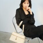 Jian Man-shu Instagram - 🤍 隨性和諧，有流動的愜意感。 @loropiana #LoroPiana #LoroPianaExtrabag