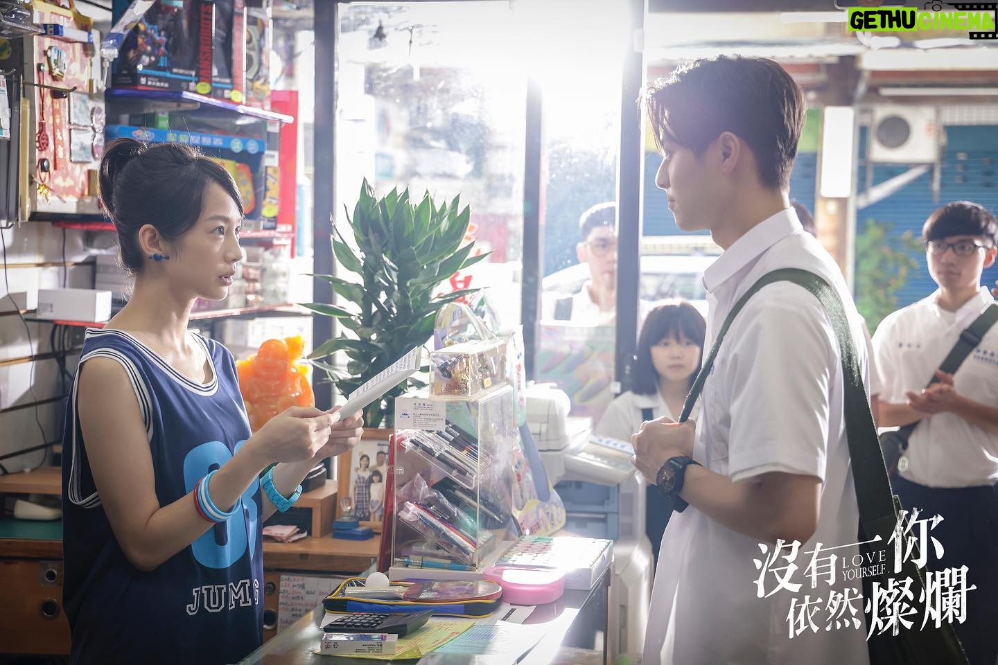 Jian Man-shu - 3.4K Likes - 9/3 就是今晚!
《沒有你依然燦爛》
𝟴點 東森戲劇 𝟰𝟬頻道 首播
𝟭𝟬點 𝙏𝙑𝘽𝙎歡樂台 𝟰𝟮頻道
12點 Line TV
請務必準時收看我變身江以晴氣噗噗罵人🤬🤬🤬🤬
1.沒想到你文筆滿好的嘛,誰幫你寫的?
2.好啦,畢業快樂啦,所以你之後不再需要買文具了是嗎?這樣我的店就倒閉了。
3.就叫你開車要專心,不要邊吃薯條,番茄醬都沾到身上了啦!
4.阿勒,是婚禮變喪禮喔⋯⋯
5.哈囉有人在家嗎?我們不是有約?
6.到底!!
7.好累喔,休息放空一下。
8.這三*?手機幹嘛用密封袋裝起來,這種東西是有需要保鮮嗎…